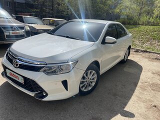 2014 Toyota Camry VII (XV50) Рестайлинг, белый, 1599000 рублей, вид 2