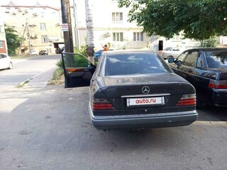 1994 Mercedes-Benz E-Класс 280 I (W124), чёрный, 500000 рублей, вид 2
