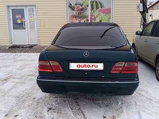 2001 Mercedes-Benz E-Класс 320 II (W210, S210) Рестайлинг, зелёный, 600000 рублей, вид 1