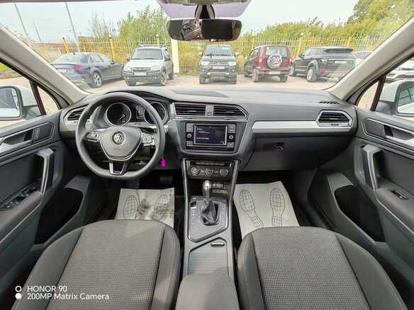 2017 Volkswagen Tiguan II, белый - вид 8