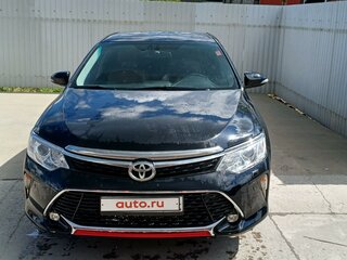 2016 Toyota Camry VII (XV50) Рестайлинг, чёрный, 2100000 рублей, вид 3
