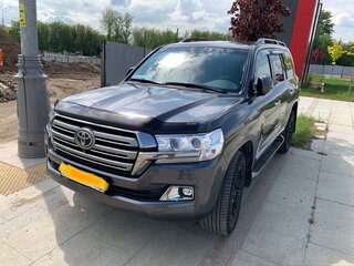 2017 Toyota Land Cruiser 200 Series Рестайлинг 2, серый, 5750000 рублей, вид 2