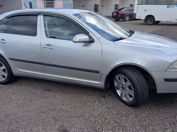 2007 Skoda Octavia II (A5), серебристый, 350000 рублей