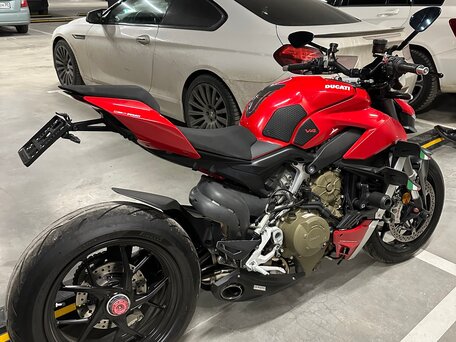 2020 Ducati Streetfighter V4, красный, 1500000 рублей, вид 3