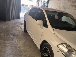 2011 Nissan Tiida I Рестайлинг, белый, 750000 рублей, вид 5