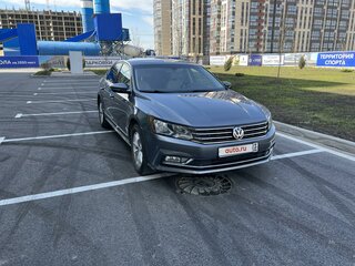 2017 Volkswagen Passat (North America and China) I Рестайлинг, серый, 1500000 рублей, вид 1