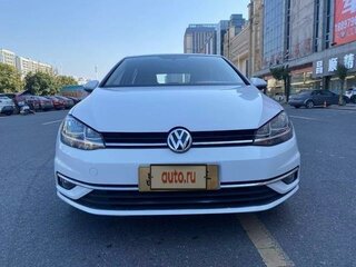 2021 Volkswagen Golf VII Рестайлинг, белый, 1650000 рублей, вид 2