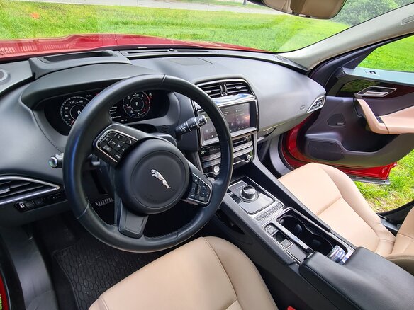 2019 Jaguar F-Pace I, красный, 3790000 рублей - вид 11
