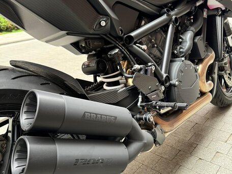 2024 KTM 1290 Super Duke R Evo, серый, 3990000 рублей, вид 3