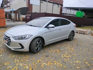 2016 Hyundai Elantra VI (AD), серебристый, 1600000 рублей, вид 1