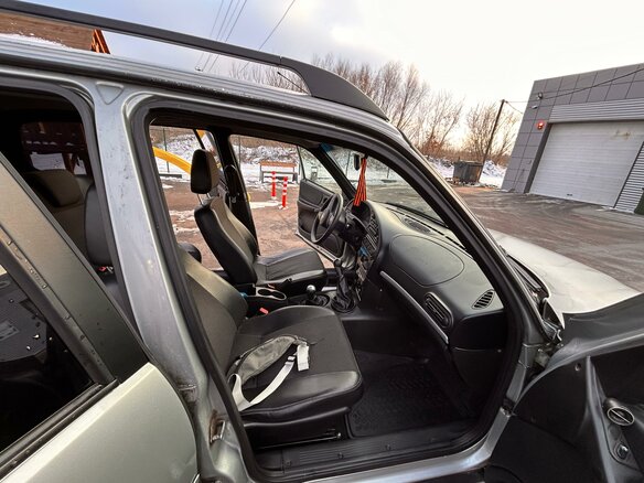 2013 Chevrolet Niva I Рестайлинг, серебристый, 600000 рублей - вид 4