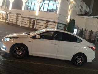 2017 Hyundai Solaris II, белый, 780000 рублей, вид 5