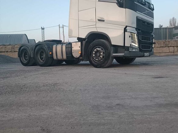 2016 Volvo FH, белый, 8600000 рублей - вид 4