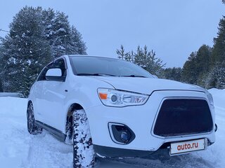2013 Mitsubishi ASX I, белый, 1090000 рублей, вид 3