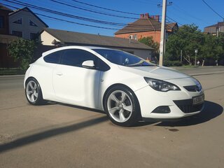 2013 Opel Astra GTC J Рестайлинг, белый, 1235000 рублей, вид 2