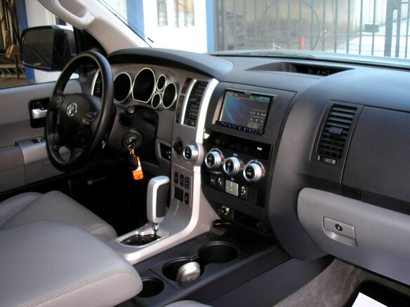 2008 Toyota Sequoia II, чёрный - вид 11