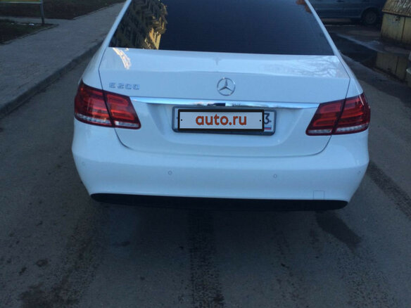 2013 Mercedes-Benz E-Класс 200 IV (W212, S212, C207) Рестайлинг, белый - вид 3