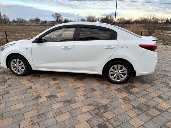 2018 Kia Rio IV, белый, 1550000 рублей - вид 10