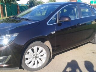 2014 Opel Astra J Рестайлинг, коричневый, 2000000 рублей, вид 1