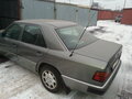 1992 Mercedes-Benz W124 320, серый - вид 4