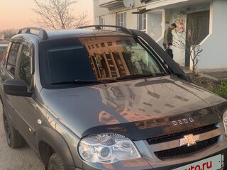2017 Chevrolet Niva I Рестайлинг, серый, 730000 рублей, вид 1