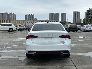2022 Skoda Octavia IV (A8), белый, 2273000 рублей, вид 5