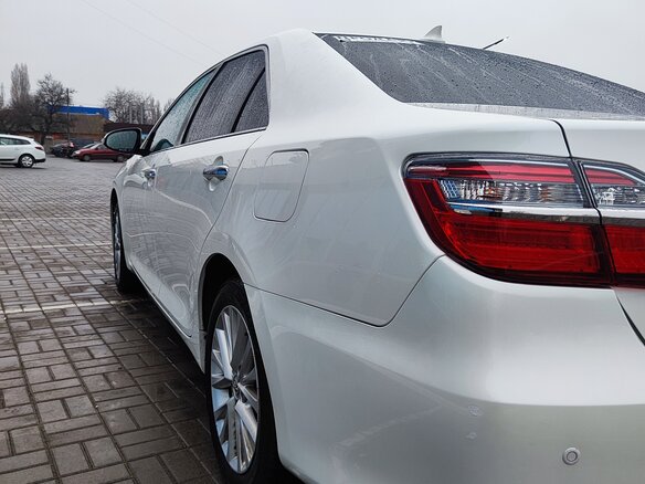 2015 Toyota Camry VII (XV50) Рестайлинг, белый, 2200000 рублей - вид 16
