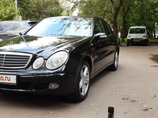 2004 Mercedes-Benz E-Класс 200 NGT III (W211, S211), чёрный, 1070000 рублей, вид 4