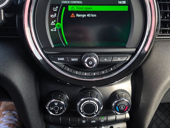 2020 Mini Hatch Cooper III (F55/F56) Рестайлинг, чёрный - вид 15