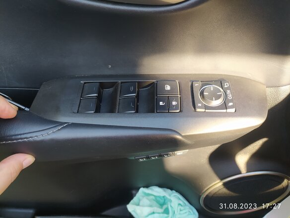 2014 Lexus NX 300h I, белый, 2650000 рублей - вид 16