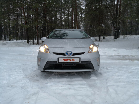 2012 Toyota Prius III Рестайлинг (XW30), серый - вид 1