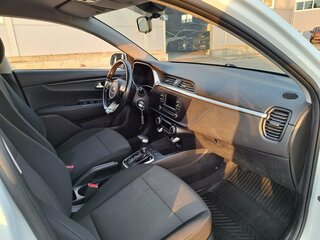 2020 Kia Rio IV Рестайлинг, белый, 1000000 рублей, вид 2
