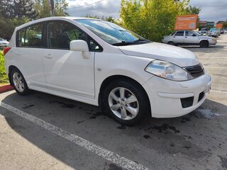 2013 Nissan Tiida I Рестайлинг, белый, 985000 рублей, вид 5