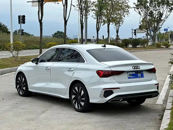 2023 Audi A3 35 TFSI IV (8Y), белый - вид 4