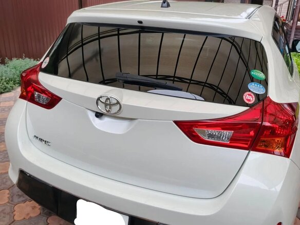 2013 Toyota Auris II, белый, 1300000 рублей - вид 1