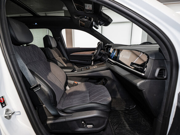 2026 Geely Monjaro I Рестайлинг, белый, 4954990 рублей - вид 6