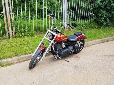 2012 Harley-Davidson Dyna Wide Glide, пурпурный, 1280000 рублей, вид 4