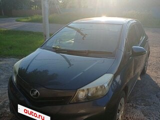 2011 Toyota Vitz III (XP130), серый, 625000 рублей, вид 1