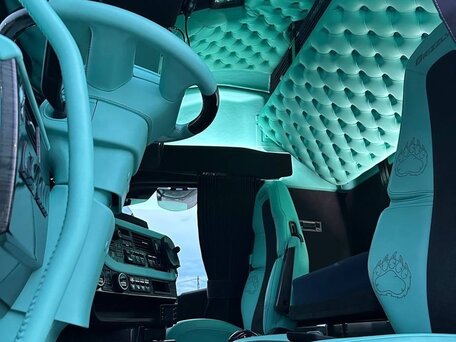2018 Volvo FH, чёрный, 15000000 рублей, вид 2