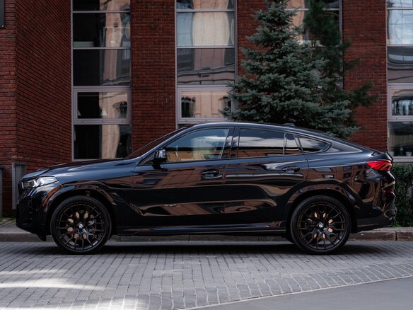 2023 BMW X6 40i III (G06) Рестайлинг, чёрный, 10999000 рублей - вид 5