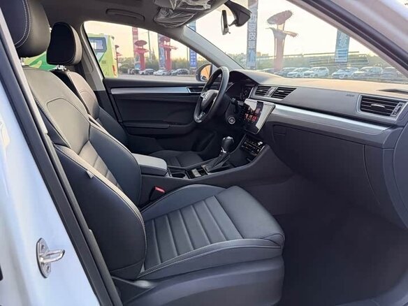 2023 Skoda Superb III Рестайлинг, белый, 2712000 рублей - вид 14