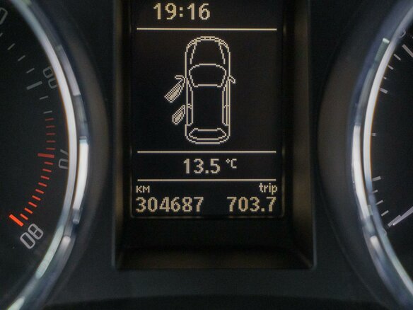 2011 Skoda Yeti I, красный - вид 14
