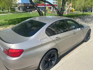 2012 BMW 5 серии 520i VI (F10/F11/F07), бежевый, 1450000 рублей, вид 3