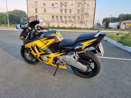 1997 Honda CBR 600F, жёлтый, 370000 рублей, вид 5