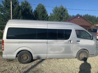2008 Toyota HiAce H200, серебристый, 1800000 рублей, вид 3