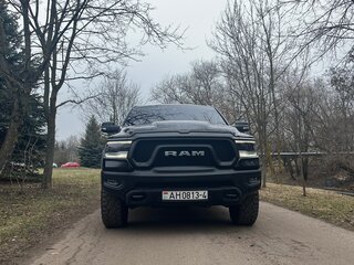 2020 Ram 1500 Crew Cab V, чёрный, 5100000 рублей, вид 2