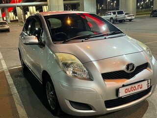 2010 Toyota Vitz II (XP90), серебристый, 700000 рублей, вид 2