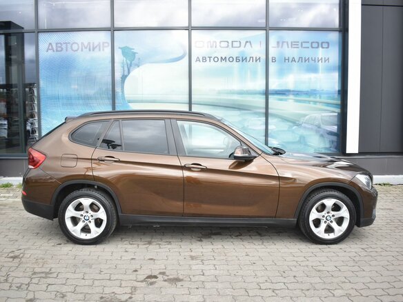 2013 BMW X1 18i I (E84) Рестайлинг, коричневый - вид 3