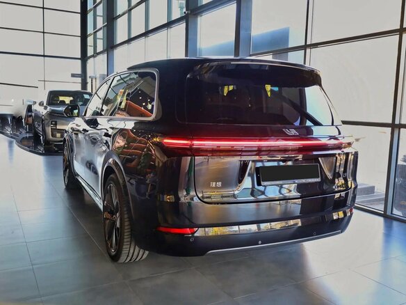 2025 Li Auto (Lixiang) L9 52.3 kWh I Рестайлинг, чёрный - вид 3