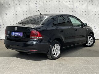 2015 Volkswagen Polo V Рестайлинг, чёрный, 999000 рублей, вид 4